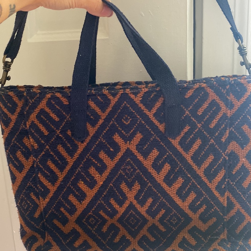 Universal Thread satchel - Picture 2 of 3